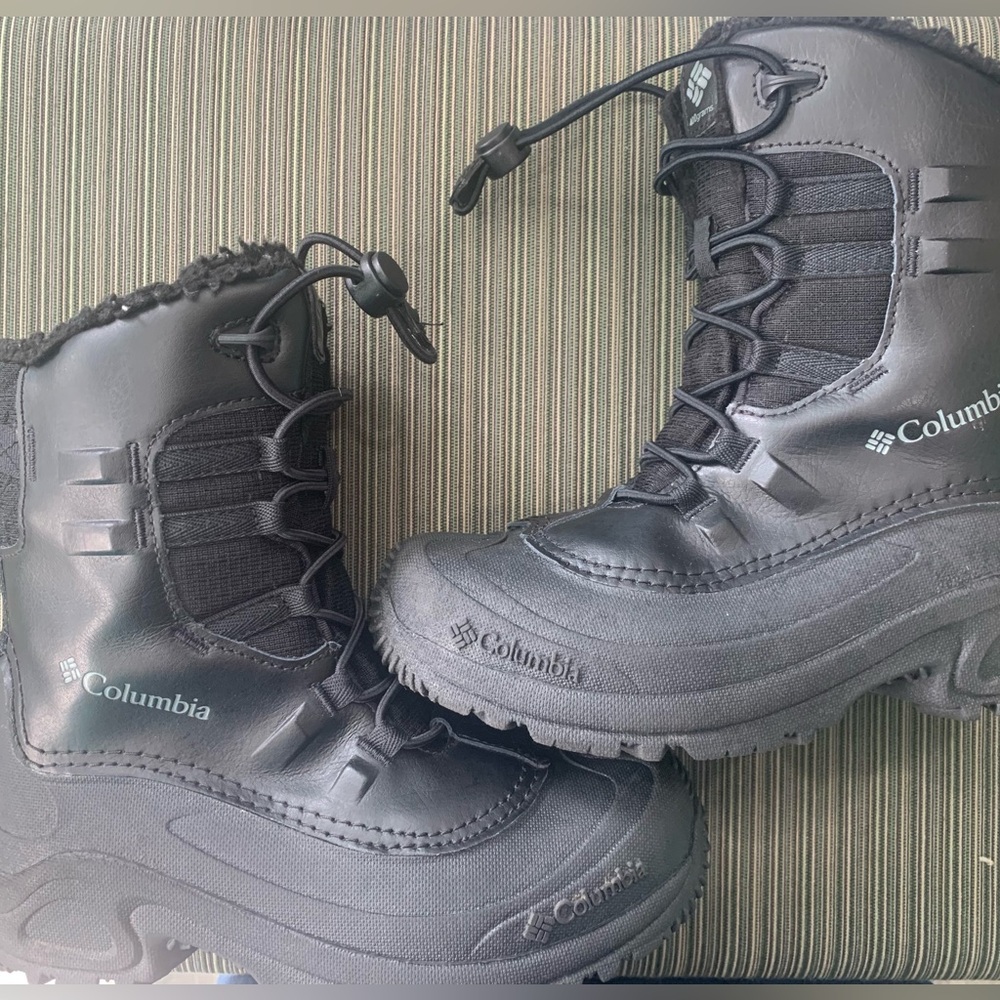 Columbia Black youth  Insulated Snow Boots 3 Ski waterproof play skit